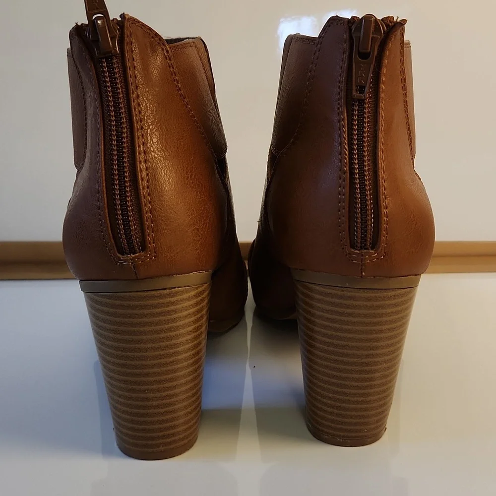 Sonoma Life+Style Saddle Brown Peep Toe Booties – Size 8.5 - Picture 4 of 13